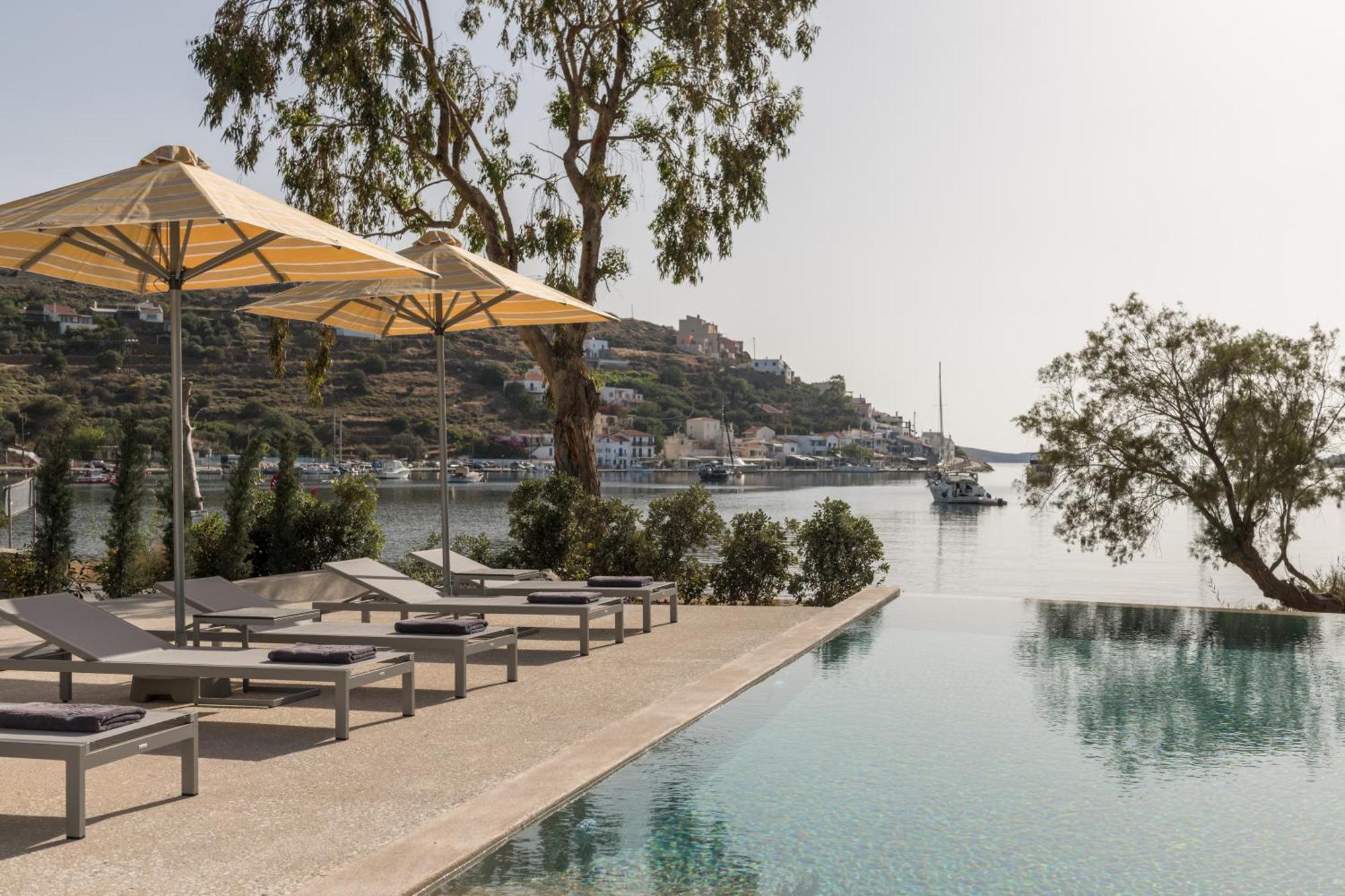 Okeanos Hotel Vourkárion Екстериор снимка